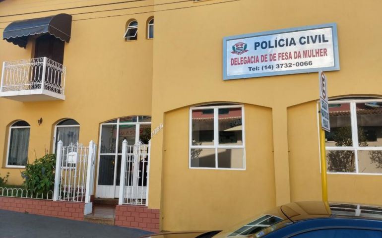 Delegacia da Mulher prende homem acusado de abusar sexualmente de menor em Avaré