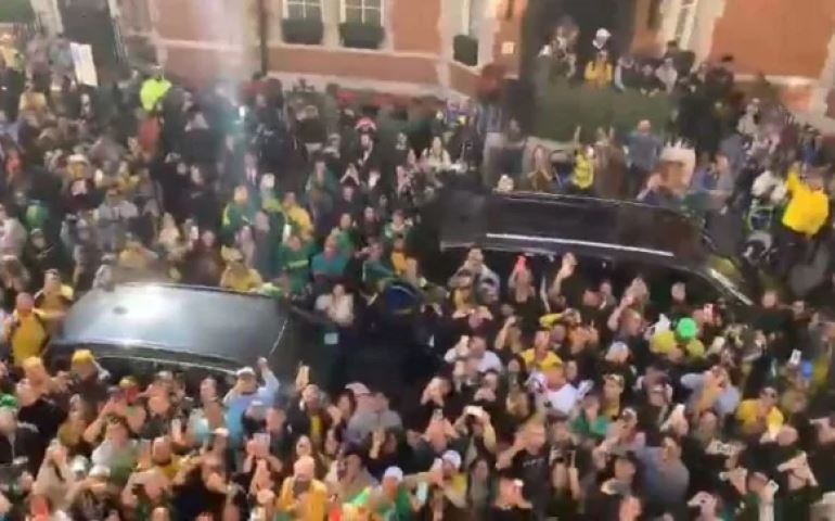 AO VIVO: Em Londres, popularidade de Bolsonaro impressiona o mundo (veja o video).