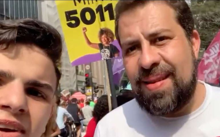 Ao lado de Guilherme Boulos, militantes do PSOL agridem menino de 15 anos.