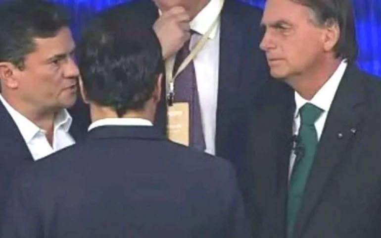 Bolsonaro venceu o debate da Band, mas a maior vitória foi travada nos bastidores