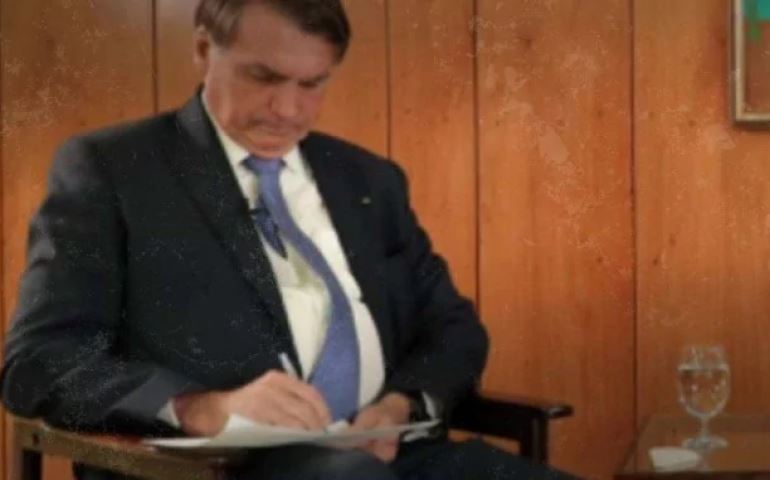 AO VIVO: Bolsonaro quebra o silêncio (veja o vídeo)