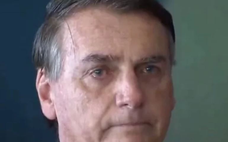 Bolsonaro vive momentos de forte emoção em cerimônia com generais das FFAA (veja o vídeo)