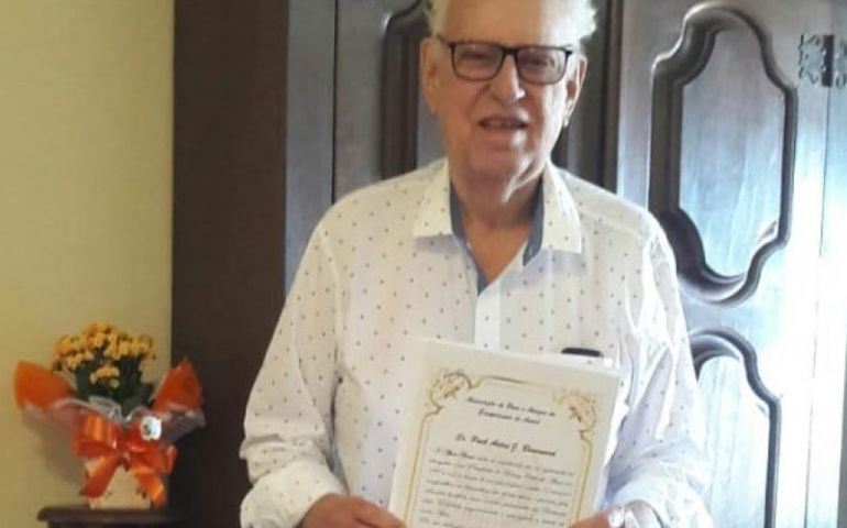 Paulo Bannwart é homenageado pela direção da APAE de Avaré