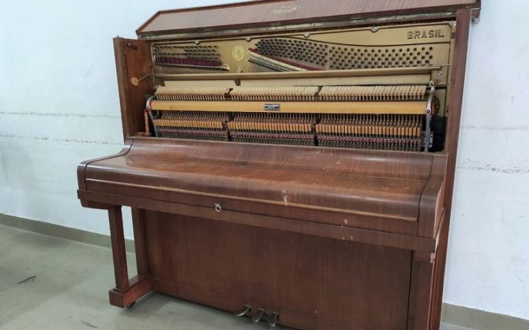 Piano que foi relíquia de família é doado ao Centro Cultural