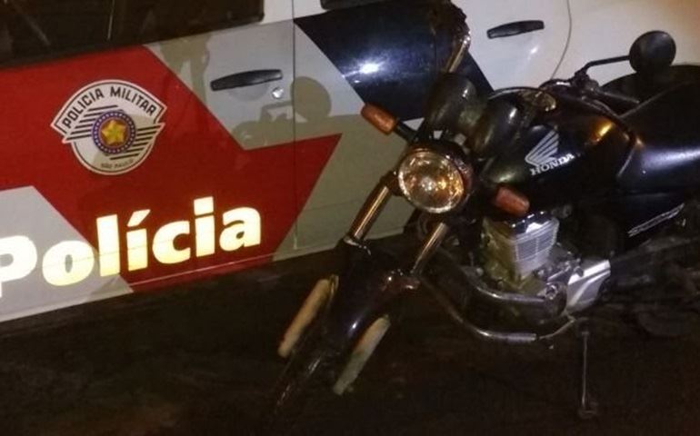 Polícia Militar prende ladrão de moto