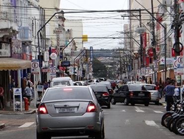  Justiça do Trabalho autoriza abertura noturna do comércio em Botucatu