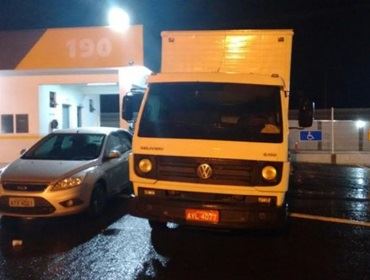 Polícia apreende 160 mil maços de cigarros em Itatinga