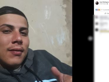 Jovem morre após bater moto de frente com caçamba em Avaré