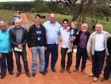 Prefeituras de Avaré e Itatinga inauguram ponte em bairro rural 