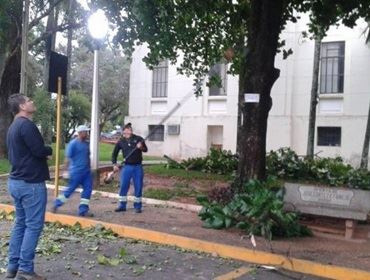  PREFEITURA SE MOBILIZA PARA CONTER ESTRAGOS DAS CHUVAS 