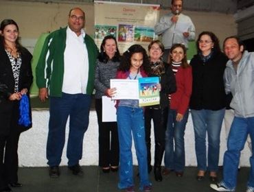 Estudantes recebem premiação  da Semana Djanira 