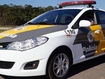 Policial Rodoviário fica ferido após choque com trator