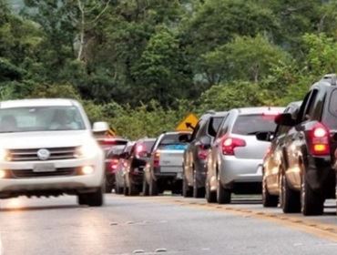 Volta a valer multa sobre farol apagado durante o dia