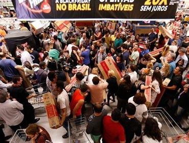 Na Black Friday, consumidor deve estar atento aos seus direitos