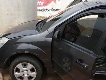 Homem é preso com objetos furtados ao bater carro durante fuga