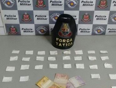 Homem é preso após ser flagrado com porções de cocaína em Tatuí