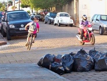 Secretaria orienta sobre descarte de lixo residencial