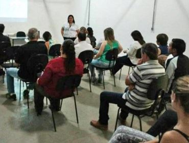 Servidores municipais se capacitam para melhorar atendimento aos deficientes auditivos