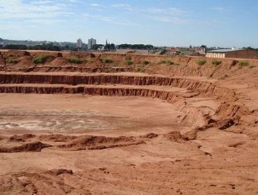 Prefeitura vai retomar obra do Arenão