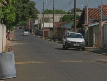 Rapaz é preso após agredir mãe, namorada e enteada com barra de ferro em Iaras