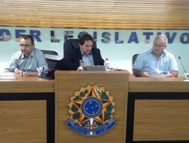 Câmara devolve R$ 900 mil para Prefeitura pagar 13°