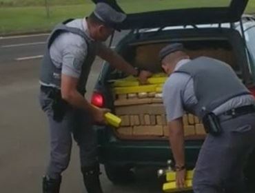 Adolescente de 16 anos é flagrado dirigindo carro lotado de maconha na rodovia Castello Branco