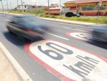 EXCESSO DE VELOCIDADE É MAIOR CAUSA DE SUSPENSÃO E CASSAÇÃO DE CNH