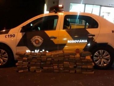 POLICIAMENTO RODOVIÁRIO APREENDE GRANDE QUANTIDADE DE DROGAS