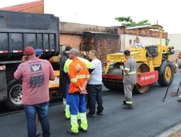 Prefeito anuncia recapeamento de ruas centrais