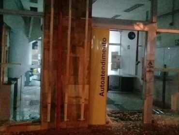 Criminosos explodem cofre de agência bancária em Laranjal Paulista