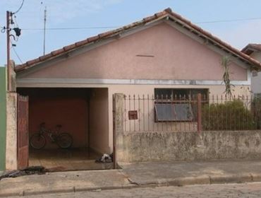 Incêndio atinge casa e destrói cômodo em Itapetininga