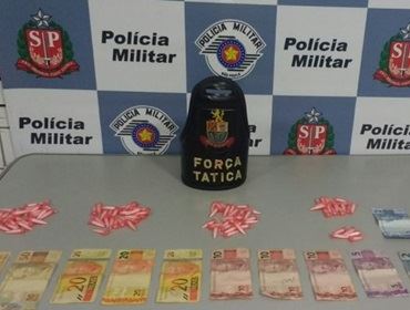 Homem é preso em flagrante com pinos de cocaína em Tatuí