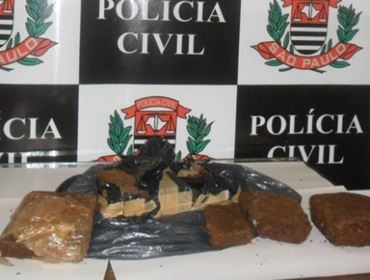 Polícia acha 2,6 quilos de maconha perto de creche em Cerqueira César