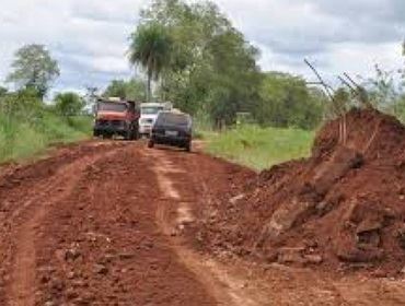 Motorista fica ferido ao capotar carro em estrada vicinal em Avaré