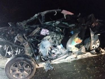 Motorista de carro morre após bater de frente com carreta em rodovia de Itapetininga