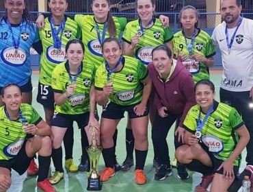 AVARÉ VENCE TORNEIO REGIONAL DE FUTSAL FEMININO EM MANDURI