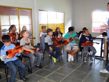 Projeto Guri e Oficinas Culturais têm vagas para todas as idades 