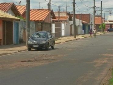 Jovem diz ter dirigido carro com morto dentro: 'Senti cheiro estranho'