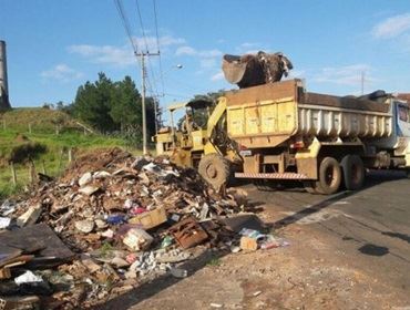 Prefeitura intensifica os trabalhos de limpeza e coleta de entulhos