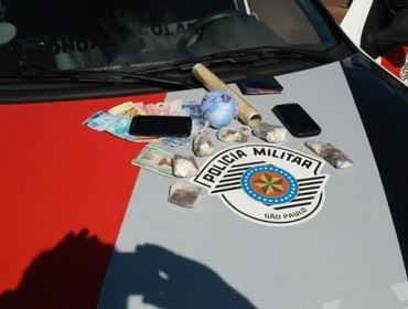  POLÍCIA MILITAR PRENDE IRMÃOS PELO CRIME DE TRÁFICO DE DROGAS