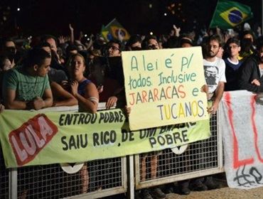 Protestos se espalham pelo país contra nomeação de Lula para ministro de Dilma