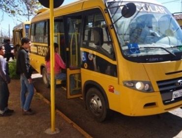 Novos ônibus transportam 3.018 alunos