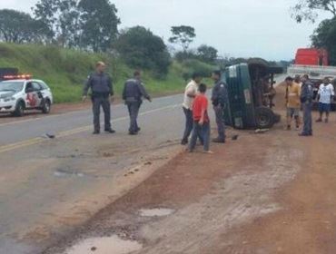 Homem furta carro, tomba veículo durante fuga e acaba preso