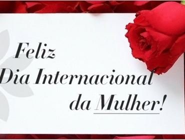 Exposição é realizada em homenagem à mulher