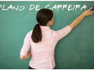 Professores podem participar do Plano de Carreira do Magistério e Estatuto