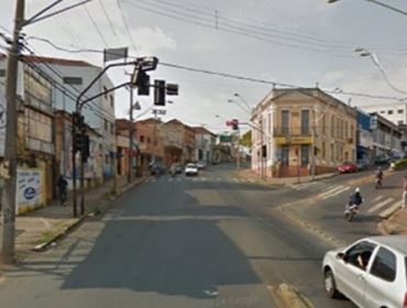 Mulher é assaltada em cruzamento de avenidas em Botucatu