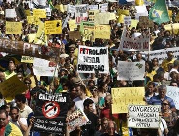 Manifestação contra o governo Dilma reúne milhares em São Paulo