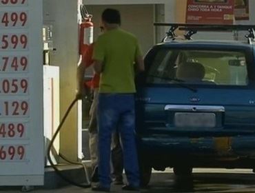 Moradores recorrem a cidades vizinhas por gasolina mais barata