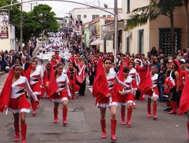 Com homenagem aos Esportes, desfile comemora os 155 anos de Avaré