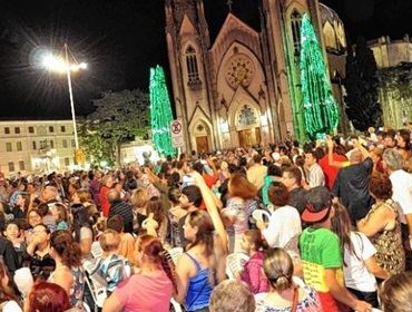 Natal Luz tem 1 milhão de lâmpadas em Botucatu